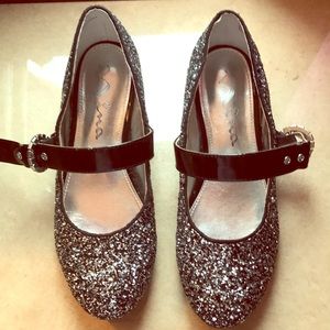 Girls  size 3 Nina black dress shoes